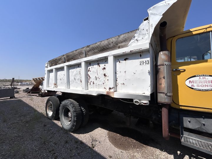 1967 Mac Dump Truck - Image 10